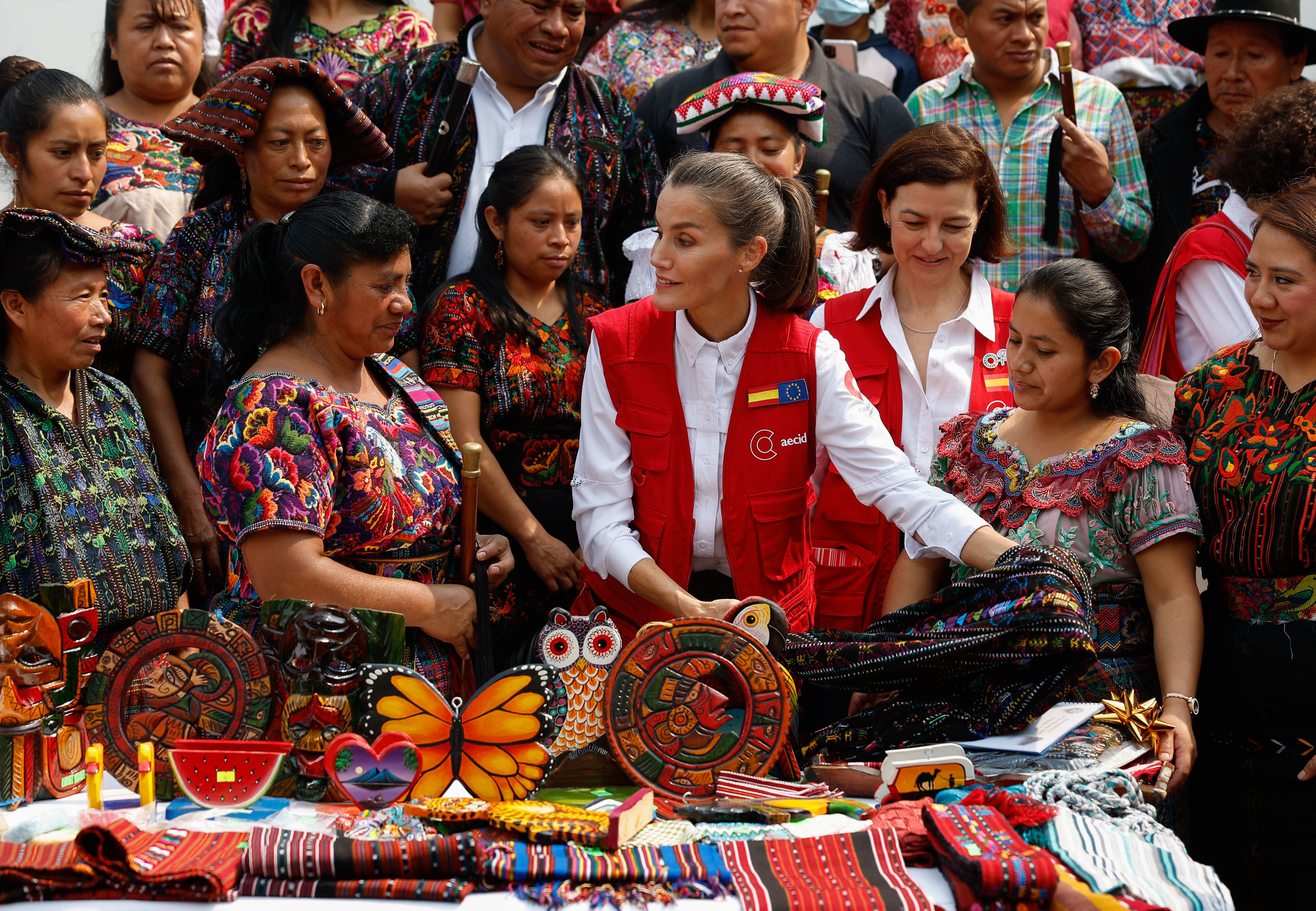 S.M La Reina Letizia de España visitó Guatemala para conocer el trabajo de la Cooperación ...
