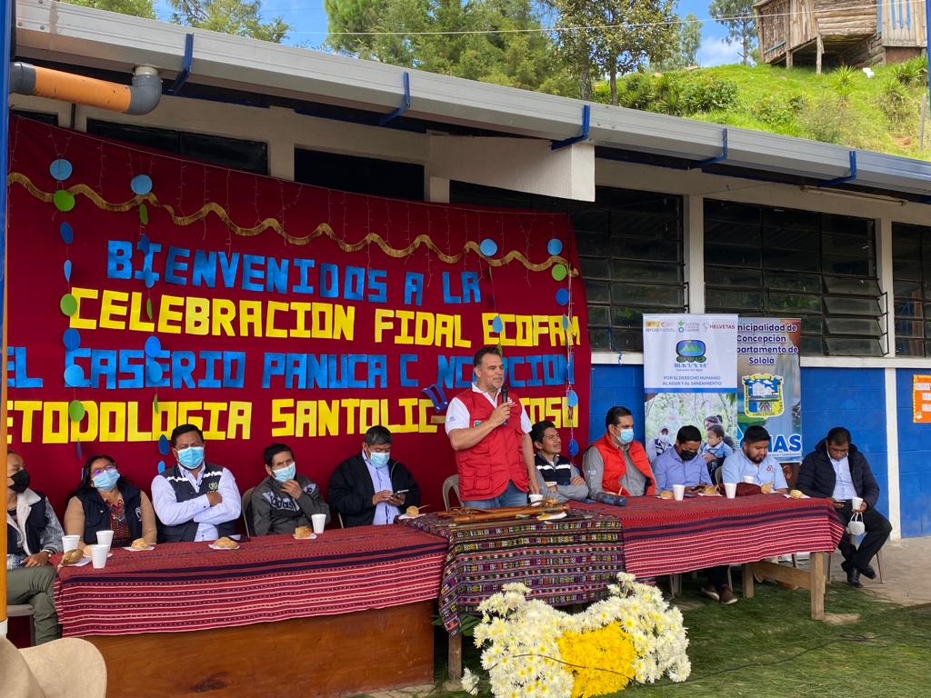 Construcción del Servicio de Agua y Saneamiento en centro educativo en Sololá 1